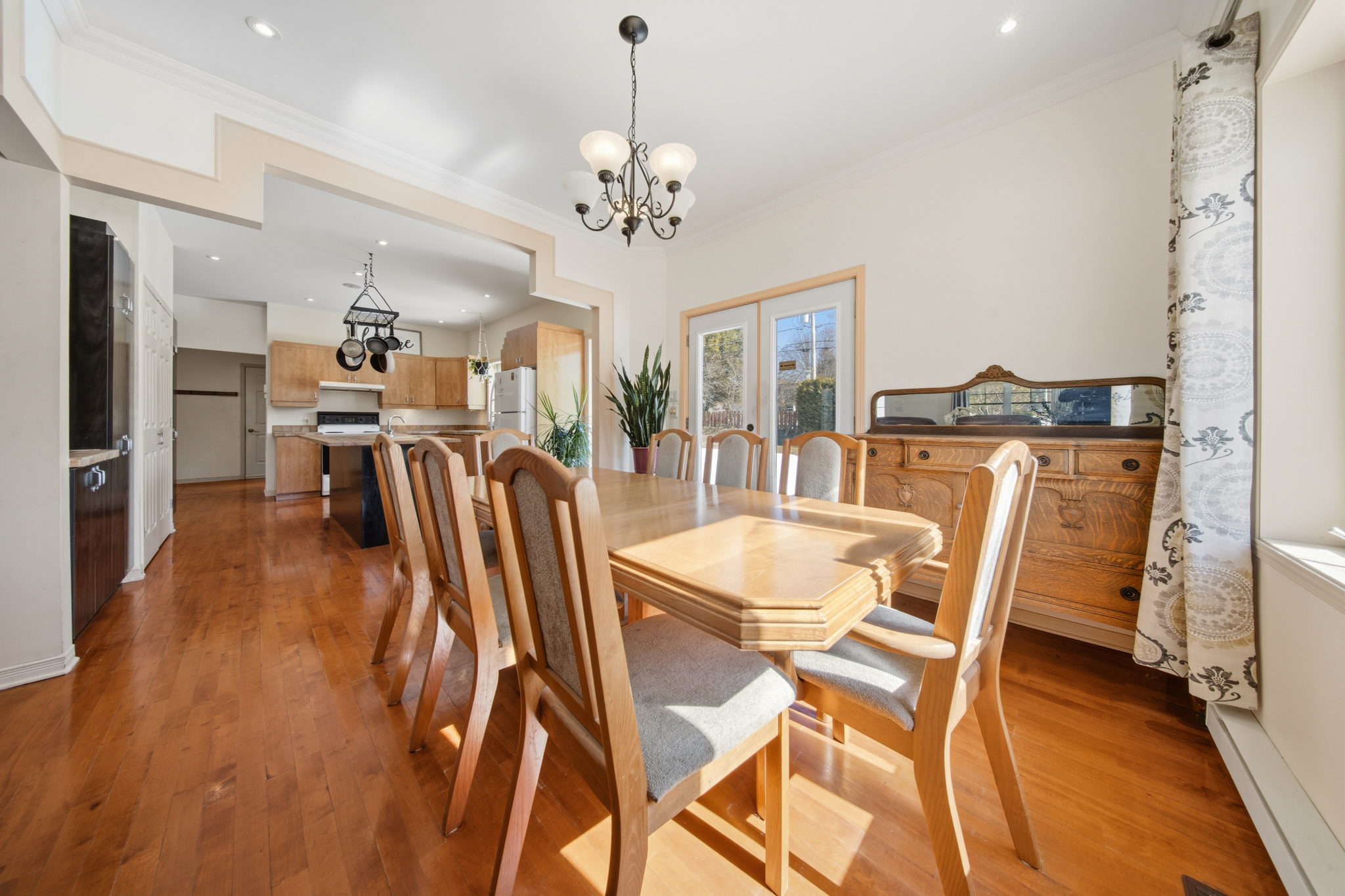 Dining room — Jawad REALTOR, St-Sauveur