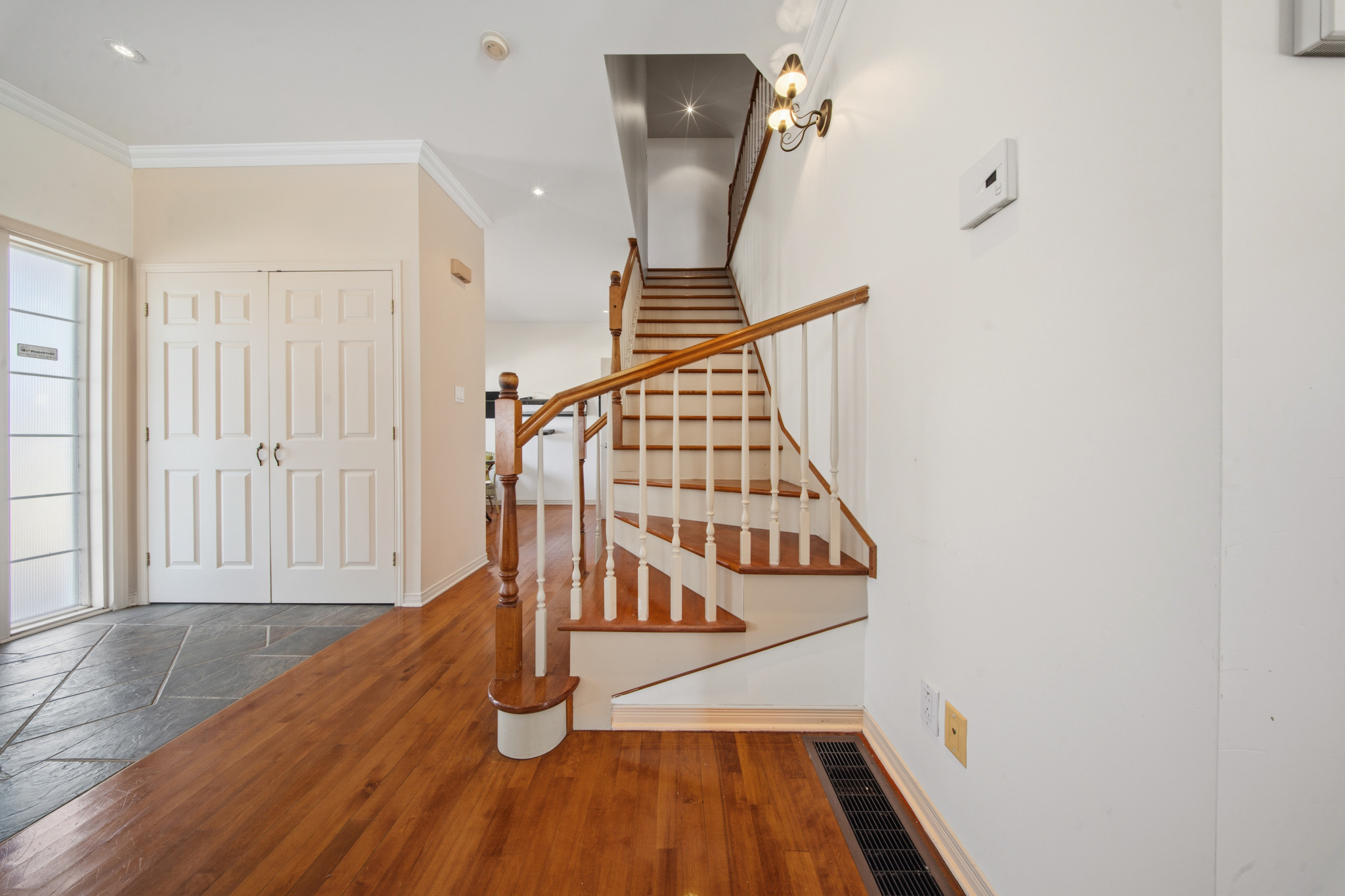 Staircase — Jawad REALTOR, St-Sauveur