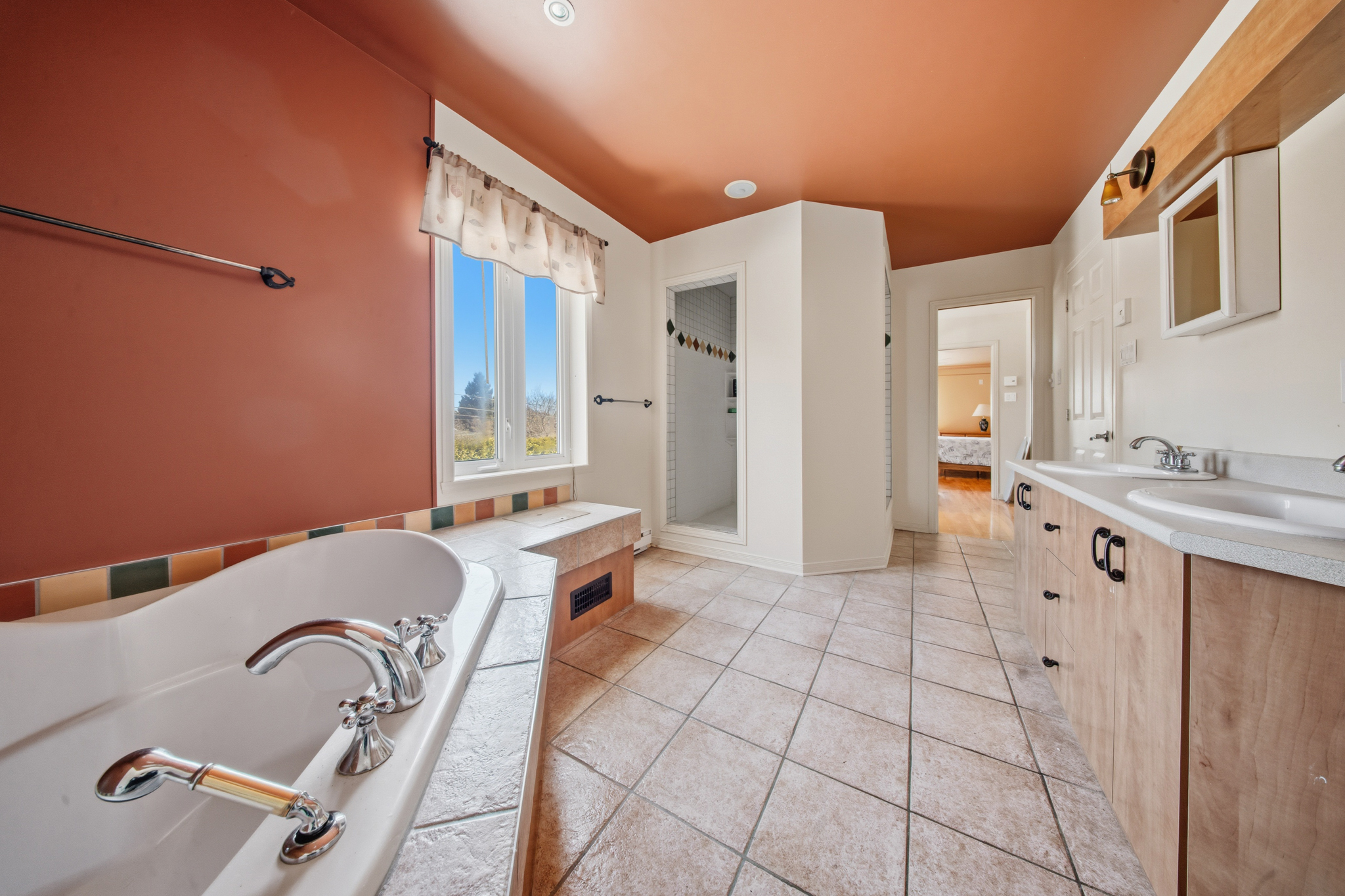 Master bathroom — Jawad REALTOR, St-Sauveur