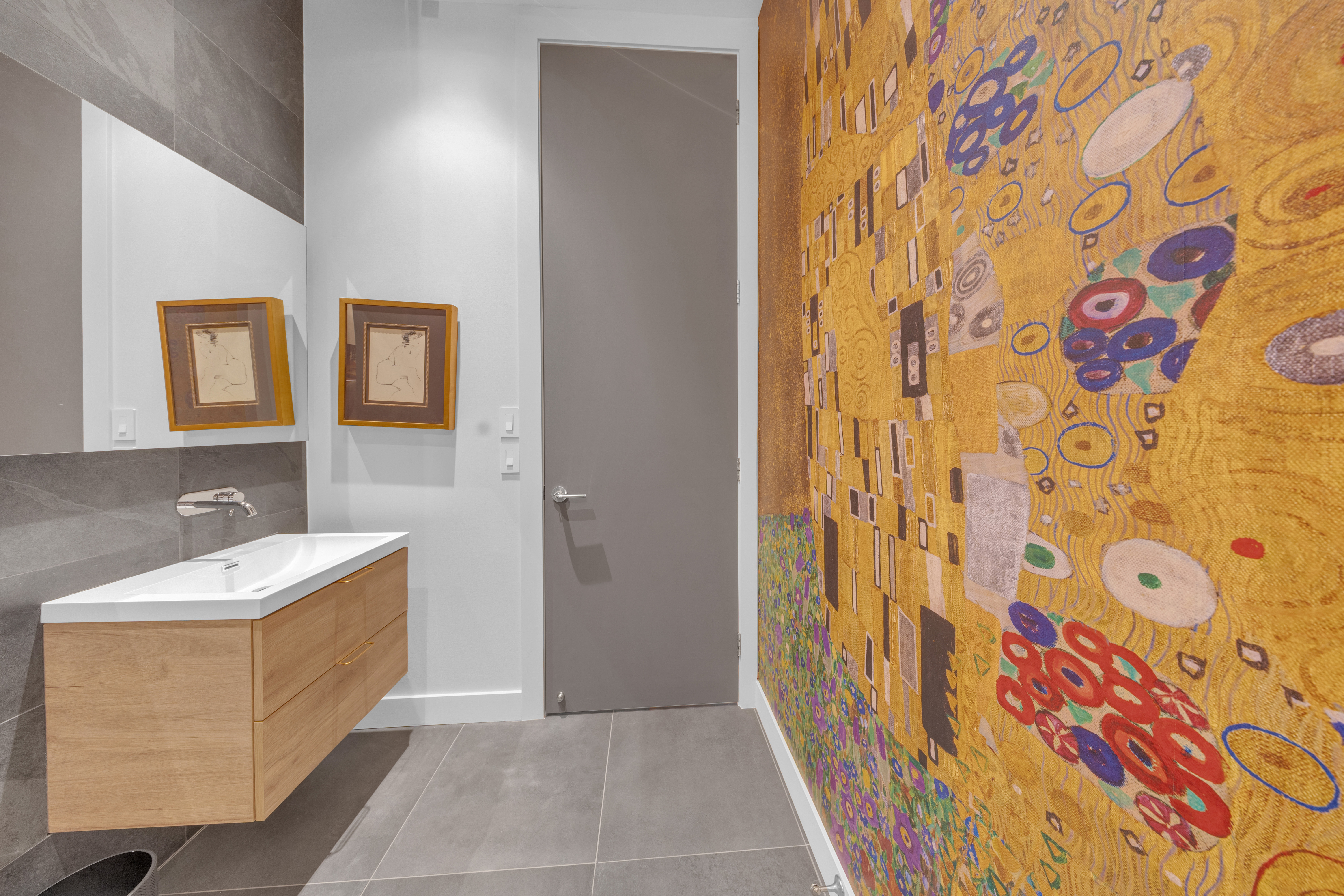 Powder room — 10945 rue Topaz, Montréal