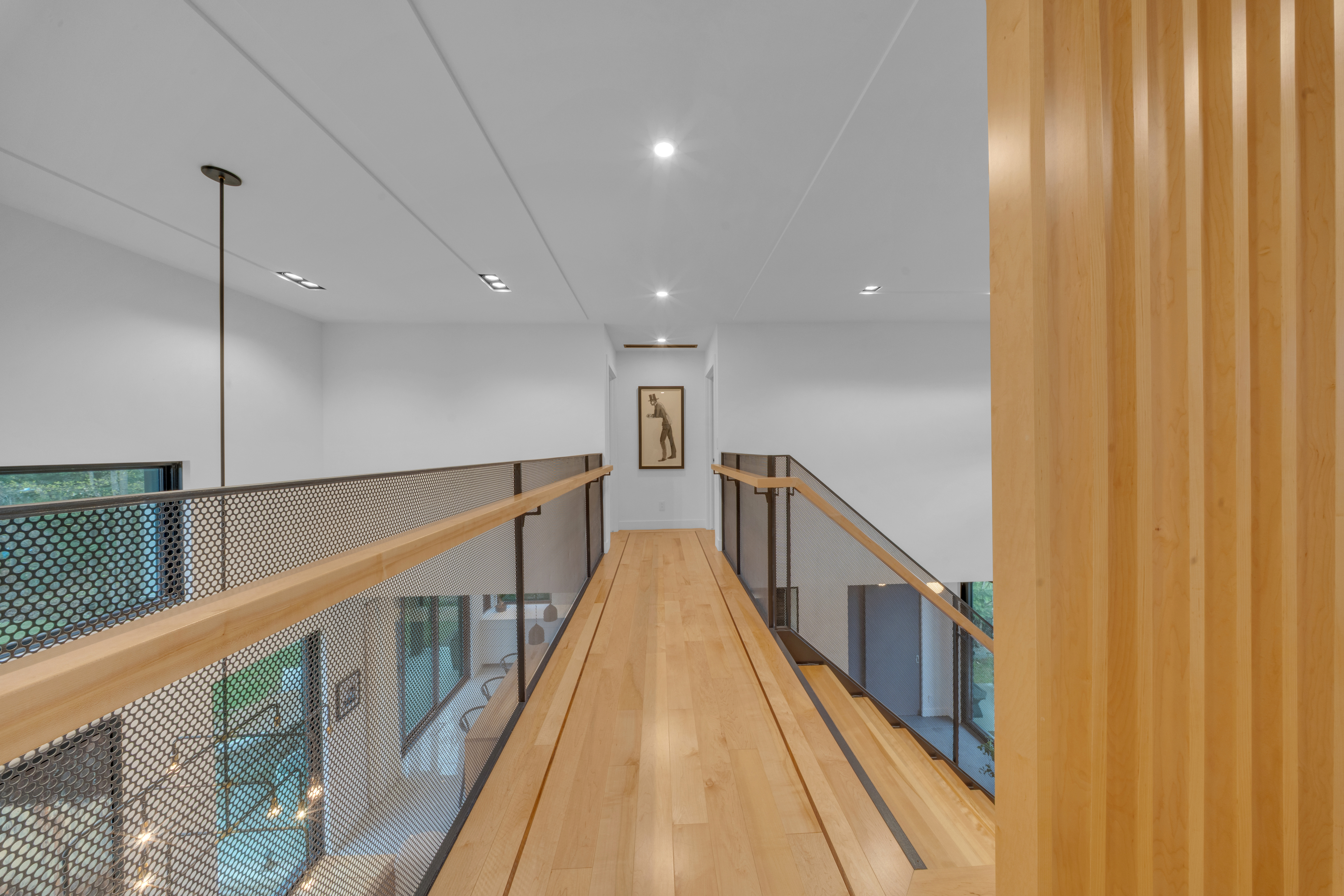 Upper walkway — 10945 rue Topaz, Montréal